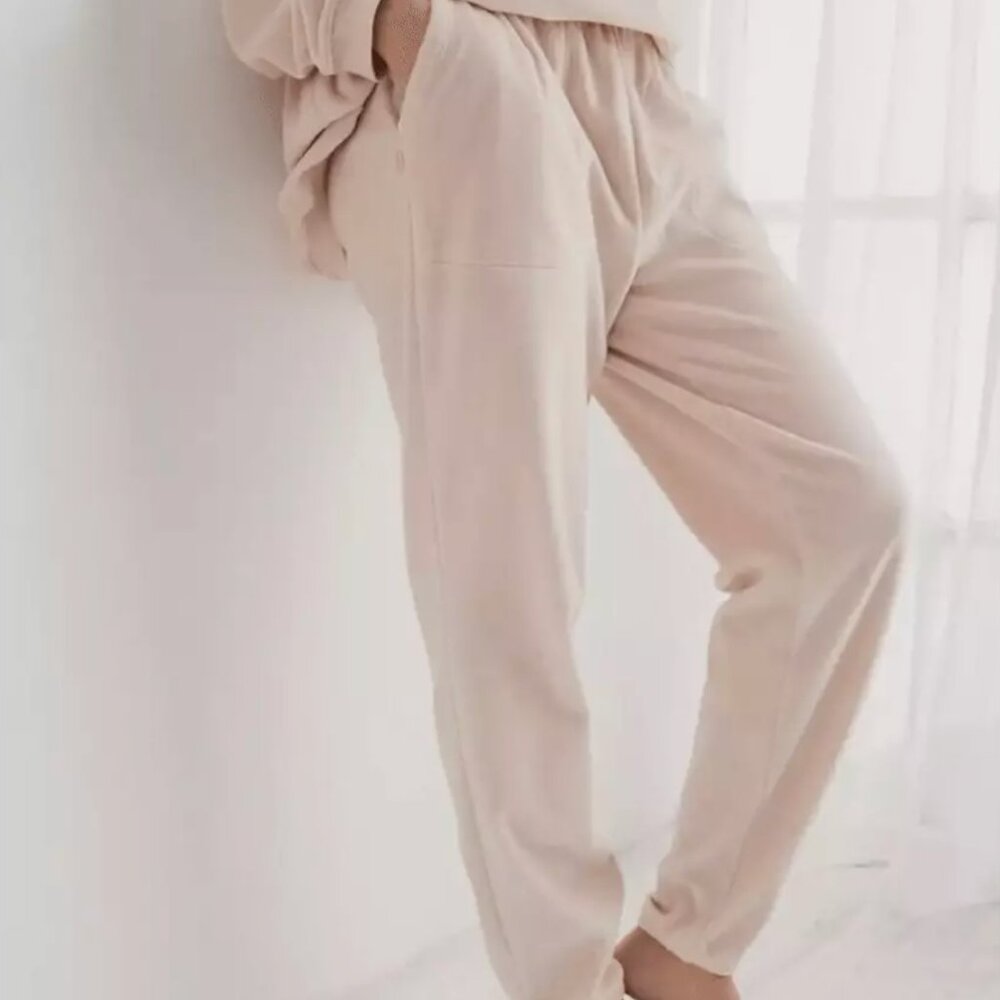 NWT Aerie Real Obsessed Velour Women's Jogger, Soft Satin - Cream Color, Size L - Picture 2 of 7